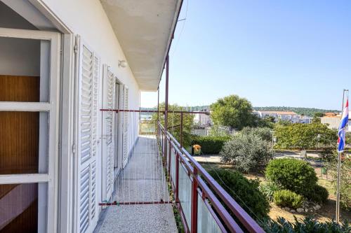 Apartments by the sea Pirovac Sibenik - 11824 - image 9