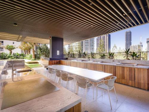 Signature Broadbeach - Gclr