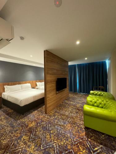 room detail thumbnail 0