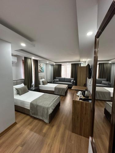 2 twin beds