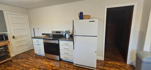 Kitchen, Cozy Compass House in Tellico Plains