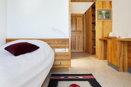 1 twin bed