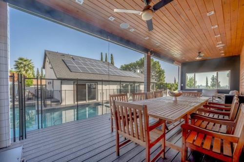 ৎ୭Hills Viewৎ୭ Pool Jacuzi &More in Los Angeles, USA
