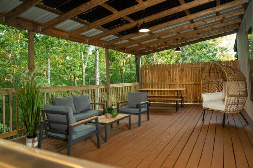 The Lofts on Indian Point - Near Silver Dollar City - 발코니/테라스