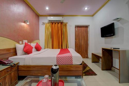 OYO Flagship Hotel Sunraj