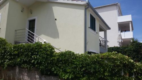 2 bedrooms, 4 beds