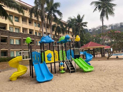 Kinderspielplatz, Canyon Cove Hotel & Spa in Nasugbu