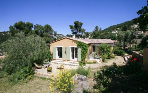 La pinede penchee 5km des plages - Location saisonnière - Ollioules