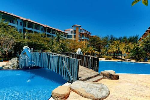 ［タンジュン バラウ］一軒家（100m²）｜ 1ベッドルーム／2バスルーム (Desaru Luxury Suite Private Beach PoolView 3Pax C1) in デサル