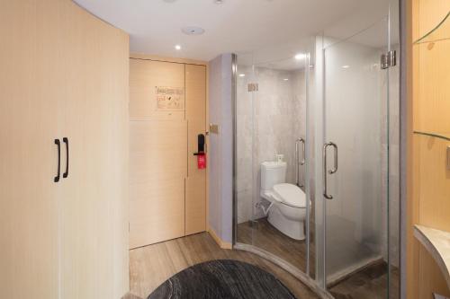 Executive Double or Twin Room image 5