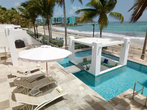 Oceanfront 5-Stars Starfish Villa, Dawn Beach, Private Pool, Secured, Concierge