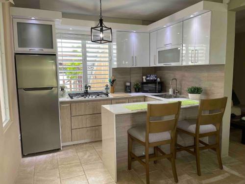 2 Units, 1 Price Group Bundle Sleeps 8 Beach House