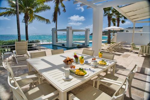 Oceanfront 5-Stars Starfish Villa, Dawn Beach, Private Pool, Secured, Concierge