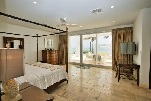 Oceanfront 5-Stars Starfish Villa, Dawn Beach, Private Pool, Secured, Concierge