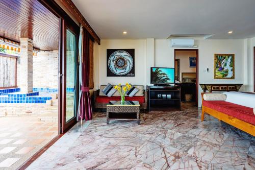 Sandalwood Luxury Villa Resort