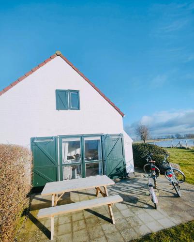 Faciliteter, Pretty little house full of charm, located in a green and peaceful setting, very close to sea in Westende