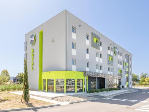 B&B HOTEL Saint-Martin-de-Crau Alpilles Camargue