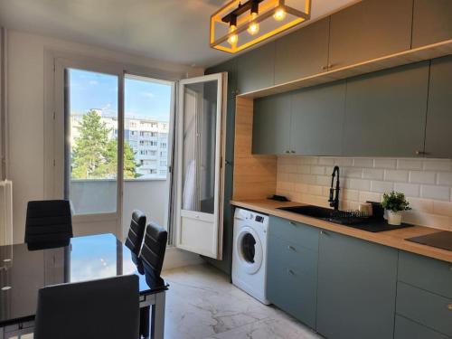 Appartement Spacieux et Rénové - Location saisonnière - Neuilly-sur-Marne