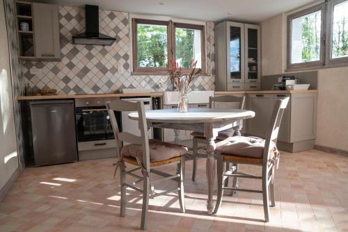 Charmant Appartement T2 Parking & Terrasse - Crêt de la Roche - Location saisonnière - Aix-les-Bains