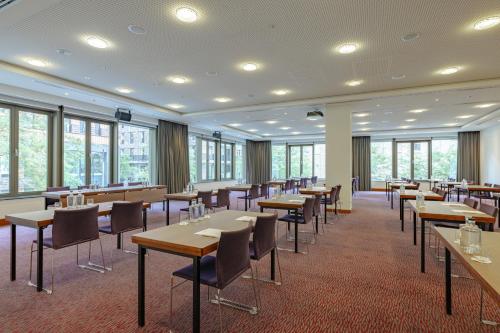 Crowne Plaza Amsterdam - South an IHG Hotel - image 2