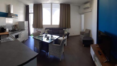 One-Bedroom Apartment image 6