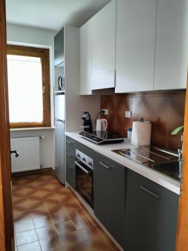 virtuve, Vista mozzafiato sulle Dolomiti Friulane in Forni Di Sopra