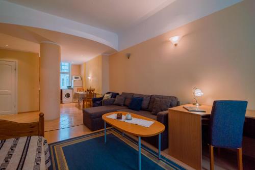 Romeo Family Apartments - image 12