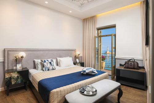 One Bedroom Suite with Sea View and Hot Tub image 10