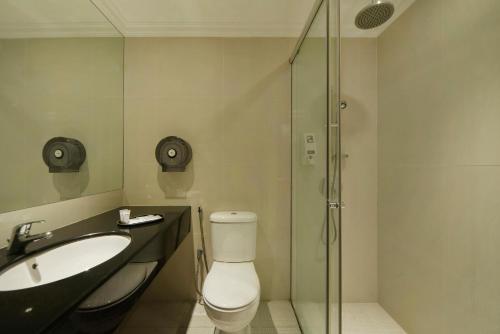 New Cape Inn Room Type - Standard Queen and Single Room