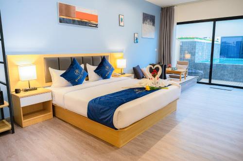 room detail thumbnail 0