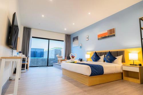 room detail thumbnail 0