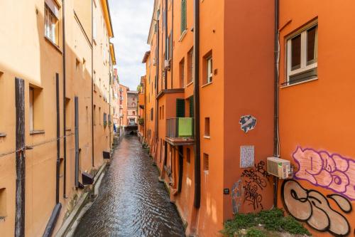 Casa sul Canale di Via Piella by Wonderful Italy