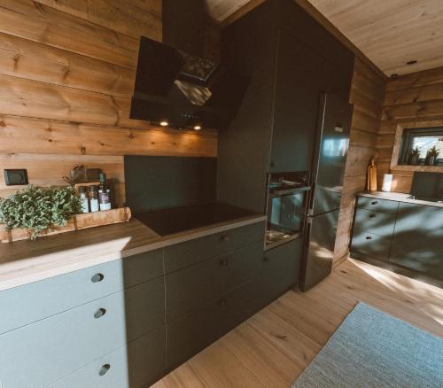 Luksushytte på Sørlandet, med utendørs Jaquzzi. Luksushytte på Sørlandet, med utendørs Jaquzzi.