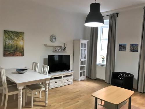 Apartment image 10