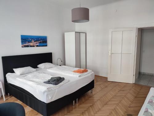 Apartment image 10