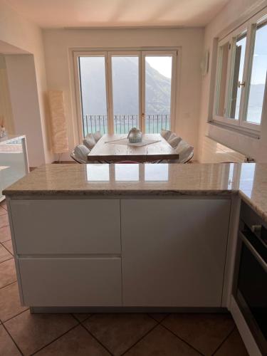 kuhinja, Sweet View in Gandria