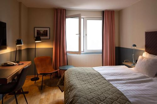Superior Twin Room - Non-Smoking image 7