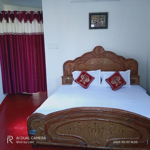 1 double bed, 1 twin bed