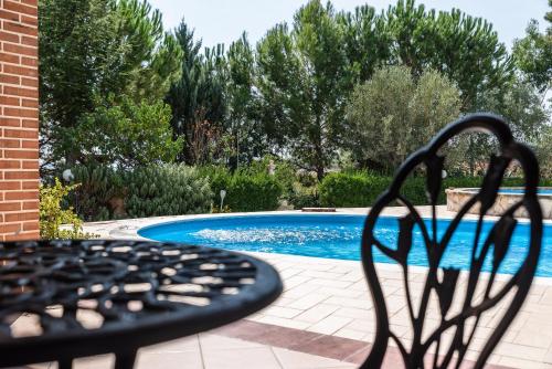  Agrigento pool and garden in Camastra