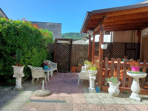 花園, La casa nel borgo in 福爾利德爾桑尼奧