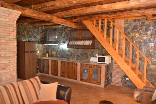 2 bedrooms, 6 beds