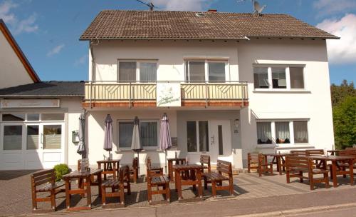 Hotelli välisilme, Weinstube Ferienwohnungen Johann Benzschawel in Irsch (Trier-Saarburg)