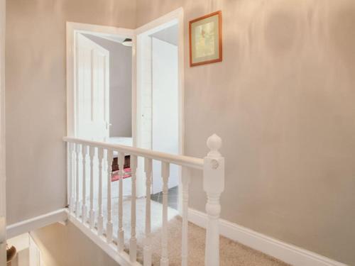 Halifax Town House - Cosy - Sleeps 5 in Ovenden