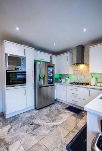 UPPAMOST LUXURY HOME LONDOn