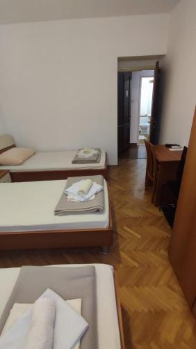 Jasna1, Knin (foto 7)