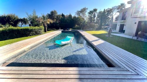 Luxueuse Villa vue mer avec piscine Golfe de St Tropez 14 personnes