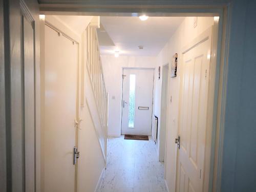 Deluxe 5 bedroom house in Harrow, Parking, Sleeps 8, 30mins to Central London