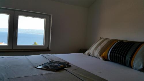 2 bedrooms, 4 beds
