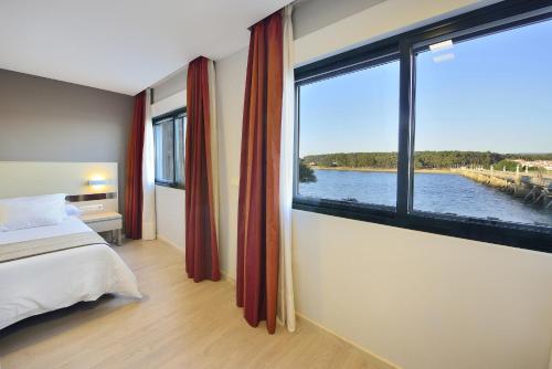 Hotel Puente de La Toja - image 12