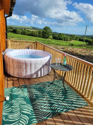 Hot Tub Unique Farm Stay